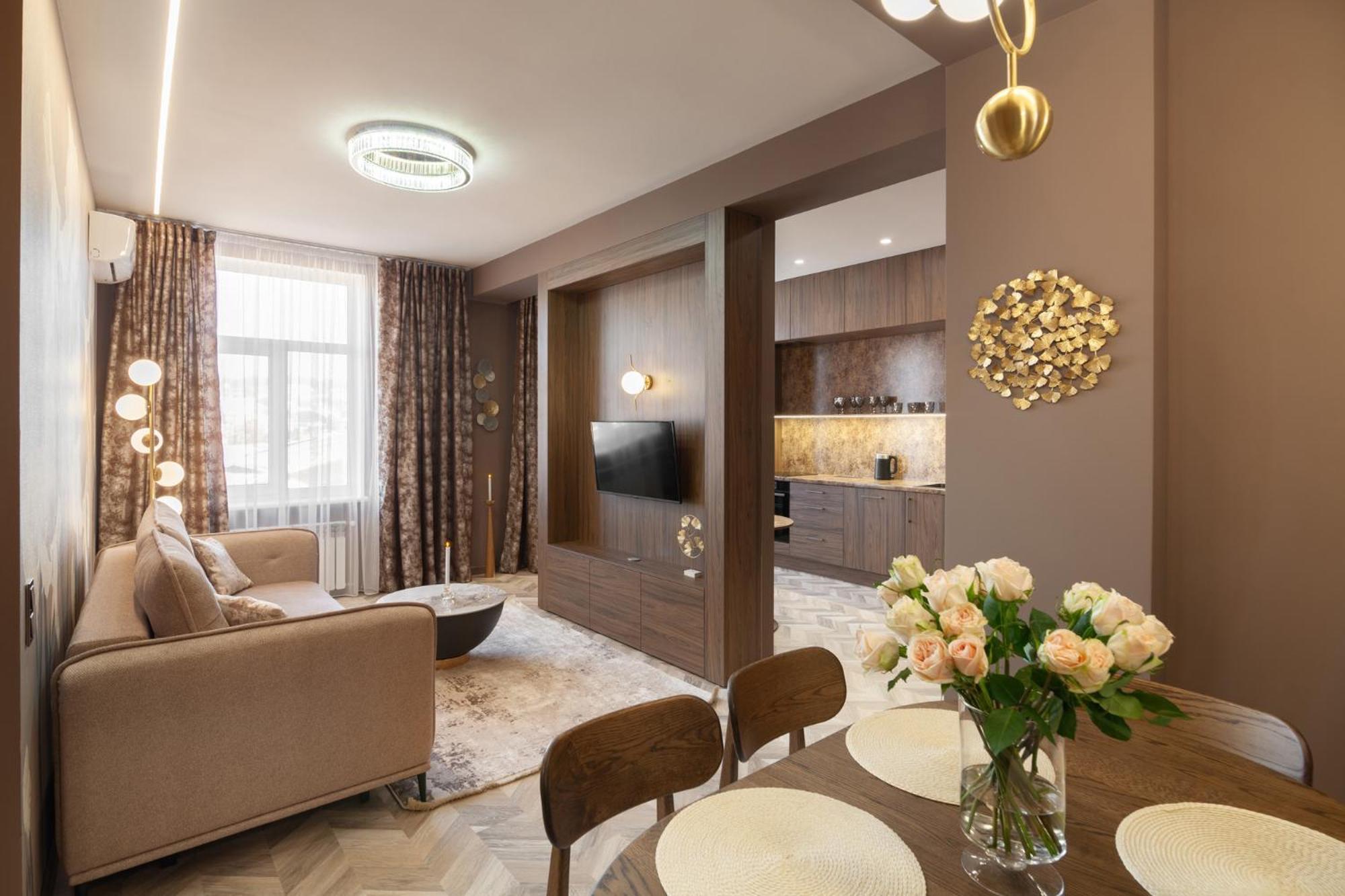 Royal Aparts Multi Львов Экстерьер фото